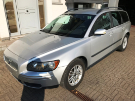 VERKOCHT  VOLVO V50 1,6 D / ZILVER METAAL / ZWART LEDER INTERIEUR / GEKEURD VOOR VERKOOP