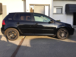 VERKOCHT  VOLKSWAGEN GOLF 5 1,9 TDI  * DSG-BOITE * ALU VELGEN * MISTLAMPEN * CLIMATIC * ZWART METAAL * GEKEURD * GARANTIE