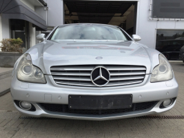 VERKOCHT  MERCEDES CLS 320 CDI * LEDER INTERIEUR * NAVIGATIE+KLEURSCHERM * ALU VELGEN * CRUISECONTROL  * FULL OPTION * GEKEURD * GARANTIE