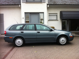 VERKOCHT VOLVO V40 BENZINE  * GEKEURD * GARANTIE