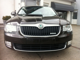 VERKOCHT SKODA SUPERB * FULL OPTION * LEDER * NAVI * XENON * GEKEURD * GARANTIE