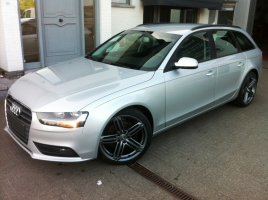 VERKOCHT   AUDI A4  2,0 TDI AVANT