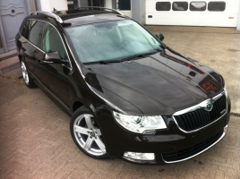 VERKOCHT SKODA SUPERB * FULL OPTION * LEDER * NAVI * XENON * GEKEURD * GARANTIE