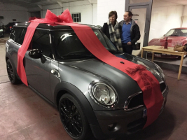 VERKOCHT MINI CLUBMAN DIESEL COOPER WORKS-VELGEN &quot;IN CADEAUVERPAKKING VOOR VERJAARDAG&quot;