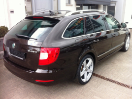 VERKOCHT SKODA SUPERB * FULL OPTION * LEDER * NAVI * XENON * GEKEURD * GARANTIE