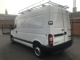 VERKOCHT  RENAULT MASTER 2,5 DCI / L2H2 / LICHTE VRACHT / GEKEURD + GARANTIE