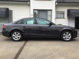 VERKOCHT  AUDI A4 2,0 TDI * 4 DEURS * NAVIGATIE * ALU VELGEN * DIGITALE AIRCO * GEKEURD * GARANTIE