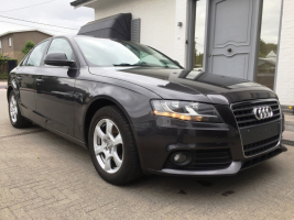 VERKOCHT  AUDI A4 2,0 TDI * 4 DEURS * NAVIGATIE * ALU VELGEN * DIGITALE AIRCO * GEKEURD * GARANTIE