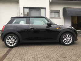 VERKOCHT MINI 1,2 BENZINE NIEUW MODEL / NAVIGATIE / ZWART / SLECHTS 24187 KM