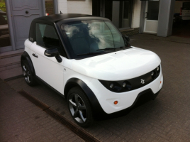 VERKOCHT  TAZZARI ZERO * VOLLEDIG ELEKTRISCHE VOERTUIG *  LEDER INTERIEUR * SLECHTS 5918 KM * BJ 08/02/2013 