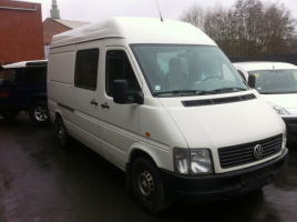 VERKOCHT  VOLKSWAGEN LT35 * 2,5 TDI * DUBBELE CABINE *  LICHTEVRACHTWAGEN * VERHOOGD * GEKEURD