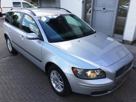 VERKOCHT VOLVO V50 1,6 MET ZWART LEDER INTERIEUR / GEKEURD