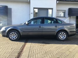 VERKOCHT VOLKSWAGEN PASSAT 1,9 TDI AUTOMAAT LEDER 130 PK