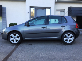 VERKOCHT  VOLKSWAGEN GOLF 5 1,9TDI * 17&quot; VELGEN * NAVIGATIE + KLEURSCHERM * 5 DEURS * TREKHAAK * GEKEURD * GARANTIE