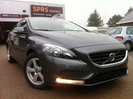 VERKOCHT  VOLVO V40 1,6D  * ALU VELGEN * CAMERA * PARKEERSENSOREN V+A * AUTOMATISCHE AIRCO * GEKEURD * GARANTIE