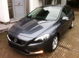 VERKOCHT  VOLVO V40 1,6D  * ALU VELGEN * CAMERA * PARKEERSENSOREN V+A * AUTOMATISCHE AIRCO * GEKEURD * GARANTIE