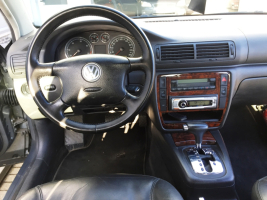 VERKOCHT VOLKSWAGEN PASSAT 1,9 TDI AUTOMAAT LEDER 130 PK