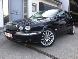 VERKOCHT  JAGUAR X-TYPE 2,0D * ZWART METAAL * BEIGE LEDER * ALU VELGEN * DIGITALE AIRCO * CRUISECONTROL * GEKEURD * GARANTIE