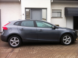 VERKOCHT  VOLVO V40 1,6D  * ALU VELGEN * CAMERA * PARKEERSENSOREN V+A * AUTOMATISCHE AIRCO * GEKEURD * GARANTIE