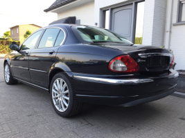 VERKOCHT  JAGUAR X-TYPE 2,0D * ZWART METAAL * BEIGE LEDER * ALU VELGEN * DIGITALE AIRCO * CRUISECONTROL * GEKEURD * GARANTIE