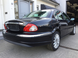 VERKOCHT  JAGUAR X-TYPE 2,0D * ZWART METAAL * BEIGE LEDER * ALU VELGEN * DIGITALE AIRCO * CRUISECONTROL * GEKEURD * GARANTIE