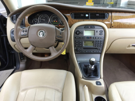 VERKOCHT  JAGUAR X-TYPE 2,0D * ZWART METAAL * BEIGE LEDER * ALU VELGEN * DIGITALE AIRCO * CRUISECONTROL * GEKEURD * GARANTIE