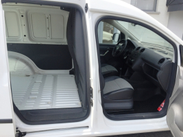 VERKOCHT  VOLKSWAGEN CADDY 1,6 TDI  / LICHTEVRACHT / GEKEURD + GARANTIE