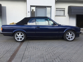 VERKOCHT  BMW E30 325I CABRIOLET BLAUW + LEDER