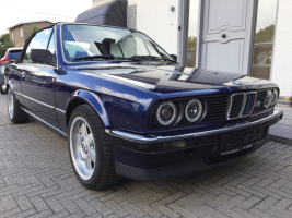 VERKOCHT  BMW E30 325I CABRIOLET BLAUW + LEDER