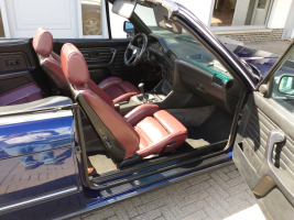 VERKOCHT  BMW E30 325I CABRIOLET BLAUW + LEDER