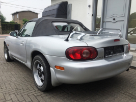 VERKOCHT  MAZDA MX5  MIATA 1600 BENZINE CABRIOLET + HARDTOP