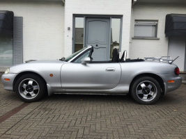 VERKOCHT  MAZDA MX5  MIATA 1600 BENZINE CABRIOLET + HARDTOP