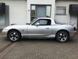 VERKOCHT  MAZDA MX5  MIATA 1600 BENZINE CABRIOLET + HARDTOP