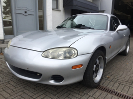 VERKOCHT  MAZDA MX5  MIATA 1600 BENZINE CABRIOLET + HARDTOP