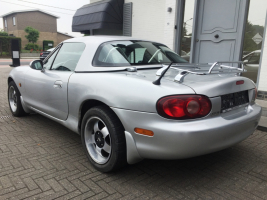 VERKOCHT  MAZDA MX5  MIATA 1600 BENZINE CABRIOLET + HARDTOP