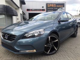 VERKOCHT VOLVO V40 **FULL OPTION** NAVIGATIE+KLEURSCHERM ** ZWART LEDER ** 18&quot;VELGEN ** PDC V+A ** CAMERA ** CRUISECONTROL **  ENZ...