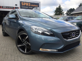 VERKOCHT VOLVO V40 **FULL OPTION** NAVIGATIE+KLEURSCHERM ** ZWART LEDER ** 18&quot;VELGEN ** PDC V+A ** CAMERA ** CRUISECONTROL **  ENZ...