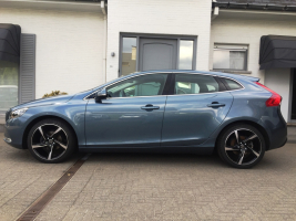 VERKOCHT VOLVO V40 **FULL OPTION** NAVIGATIE+KLEURSCHERM ** ZWART LEDER ** 18&quot;VELGEN ** PDC V+A ** CAMERA ** CRUISECONTROL **  ENZ...