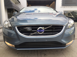 VERKOCHT VOLVO V40 **FULL OPTION** NAVIGATIE+KLEURSCHERM ** ZWART LEDER ** 18&quot;VELGEN ** PDC V+A ** CAMERA ** CRUISECONTROL **  ENZ...