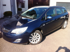 VERKOCHT  OPEL ASTRA 1,7CDTI * SPORTTOURER * BLAUW METAAL * CRUISECONTROL * PDC * SLECHTS 52960 KM * GEKEURD * GARANTIE