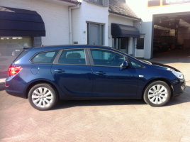 VERKOCHT  OPEL ASTRA 1,7CDTI * SPORTTOURER * BLAUW METAAL * CRUISECONTROL * PDC * SLECHTS 52960 KM * GEKEURD * GARANTIE