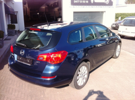 VERKOCHT  OPEL ASTRA 1,7CDTI * SPORTTOURER * BLAUW METAAL * CRUISECONTROL * PDC * SLECHTS 52960 KM * GEKEURD * GARANTIE