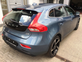 VERKOCHT VOLVO V40 **FULL OPTION** NAVIGATIE+KLEURSCHERM ** ZWART LEDER ** 18&quot;VELGEN ** PDC V+A ** CAMERA ** CRUISECONTROL **  ENZ...