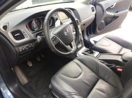 VERKOCHT VOLVO V40 **FULL OPTION** NAVIGATIE+KLEURSCHERM ** ZWART LEDER ** 18&quot;VELGEN ** PDC V+A ** CAMERA ** CRUISECONTROL **  ENZ...