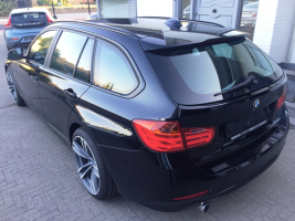 VERKOCHT BMW 318D TOURING  * LEDER * NAVIGATIE + KLEURSCHERM * PDC * 19&quot; BREEDSETVELGEN * CRUISECONTROL * GARANTIE