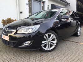 VERKOCHT  OPEL ASTRA SPORTTOURER 1,7CDTI * NAVIGATIE * DIGITALE AIRCO * ALU VELGEN * GEKEURD * GARANTIE