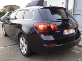 VERKOCHT  OPEL ASTRA SPORTTOURER 1,7CDTI * NAVIGATIE * DIGITALE AIRCO * ALU VELGEN * GEKEURD * GARANTIE