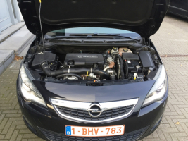 VERKOCHT  OPEL ASTRA SPORTTOURER 1,7CDTI * NAVIGATIE * DIGITALE AIRCO * ALU VELGEN * GEKEURD * GARANTIE