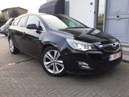 VERKOCHT  OPEL ASTRA SPORTTOURER 1,7CDTI * NAVIGATIE * DIGITALE AIRCO * ALU VELGEN * GEKEURD * GARANTIE