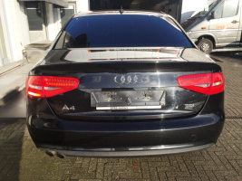 VERKOCHT  AUDI A4 2,0 TDI * 4 DEURS *  ZWART METAAL * 19&quot; VELGEN * NAVIGATIE * 4 DEURS * GEKEURD * GARANTIE